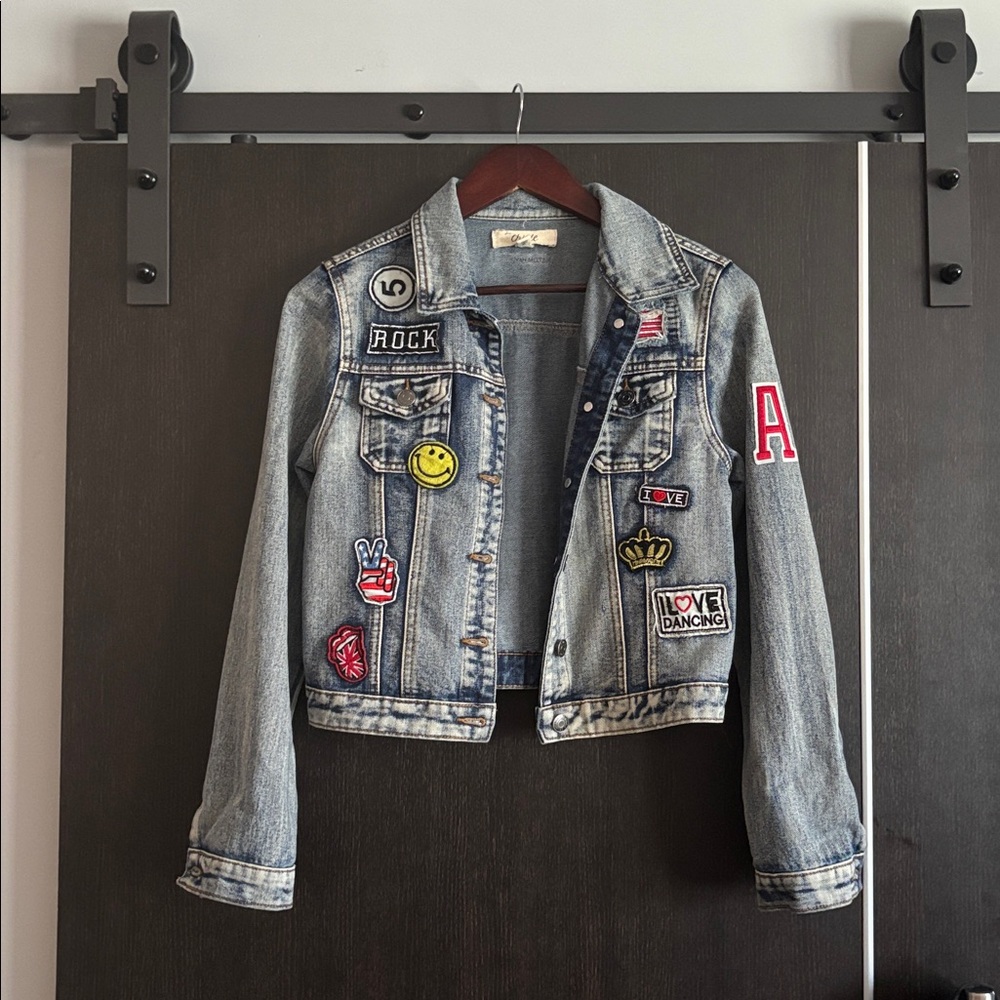 Super Cool Denim Jacket with Patches size s (kids)